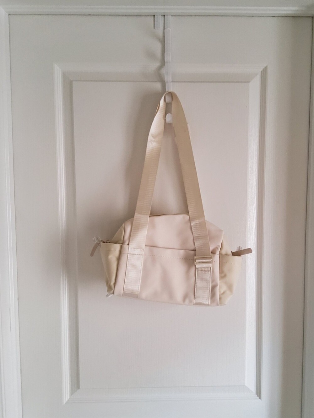 Beige Matte PU Shoulder Bag – Adjustable Strap – Multi‑Pocket – Everyday Tote